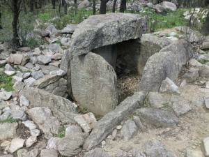 El passat prehistòric de Llançà: Sepulcres megalítics 